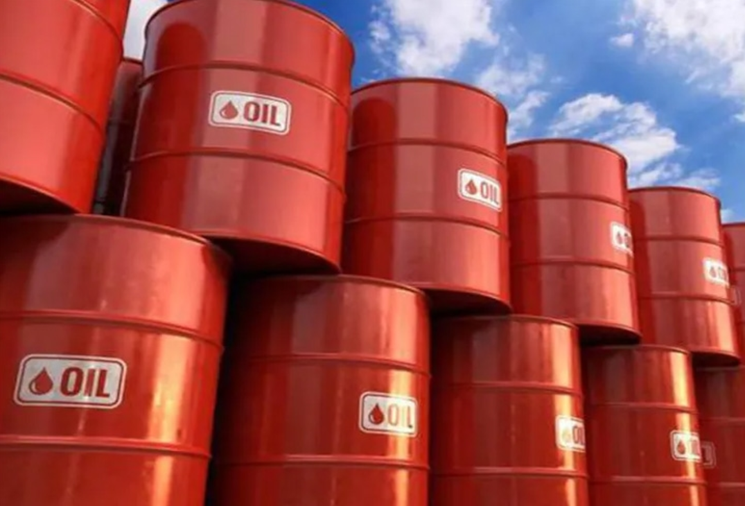 Petrol price in the world decreased, but domestic gasoline price increased by 30.000 VND/liter?